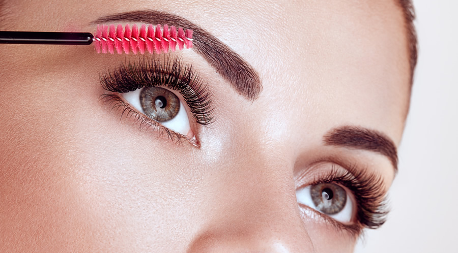 The 10 Best Lash-Growth Mascaras
